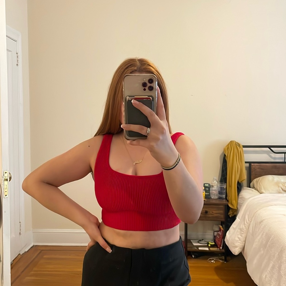 Babaton: Ribbed Cropped Tank